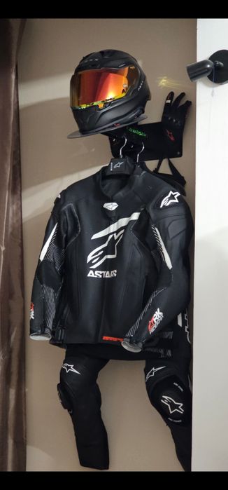 Alpinestars 52 на две части