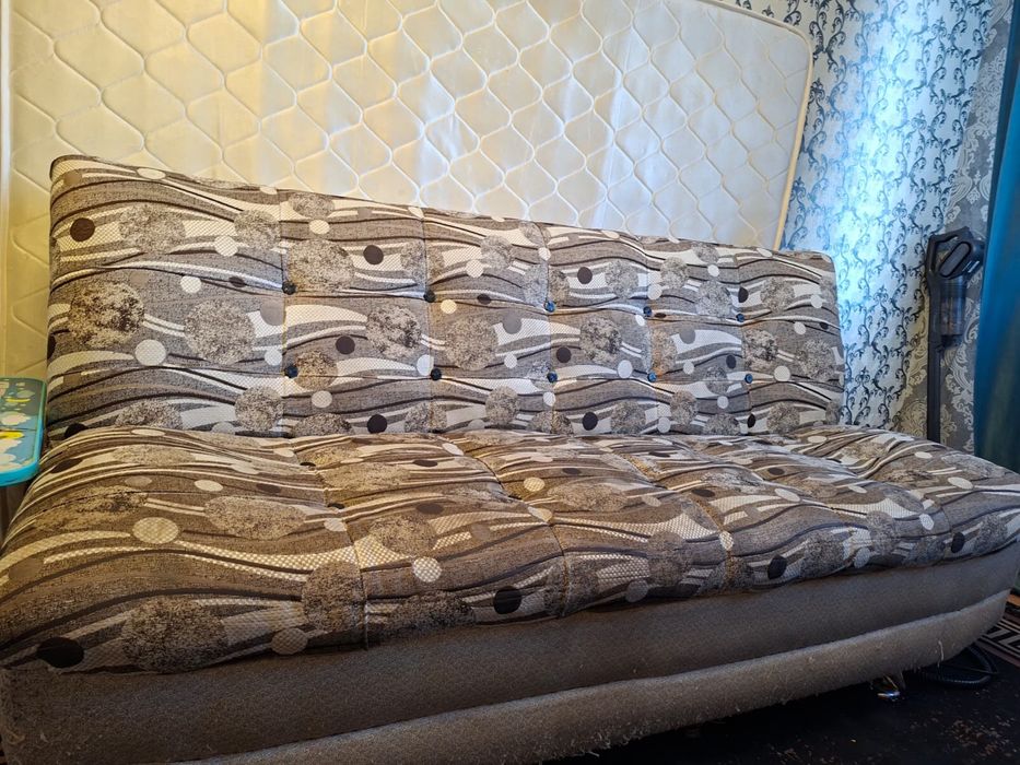 Бесплатно отдам диван раскладной