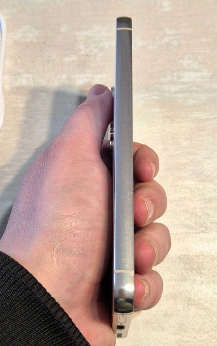 ОТЛИЧЕН! Телефон САМСУНГ / SAMSUNG S23 8GB RAM, цвят Cream!