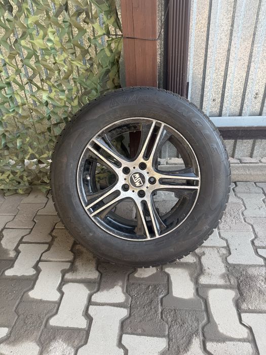 Продам комплект дисков с шинами