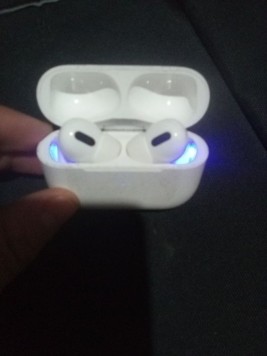 Vând Airpods Pro