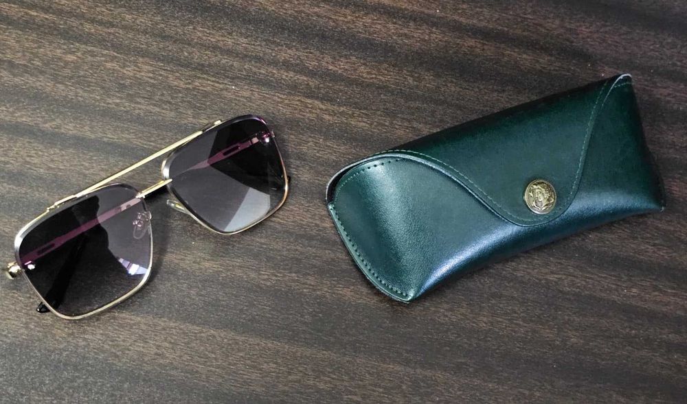 Ochelari de soare bărbați articol nou toc piele inclus cadou