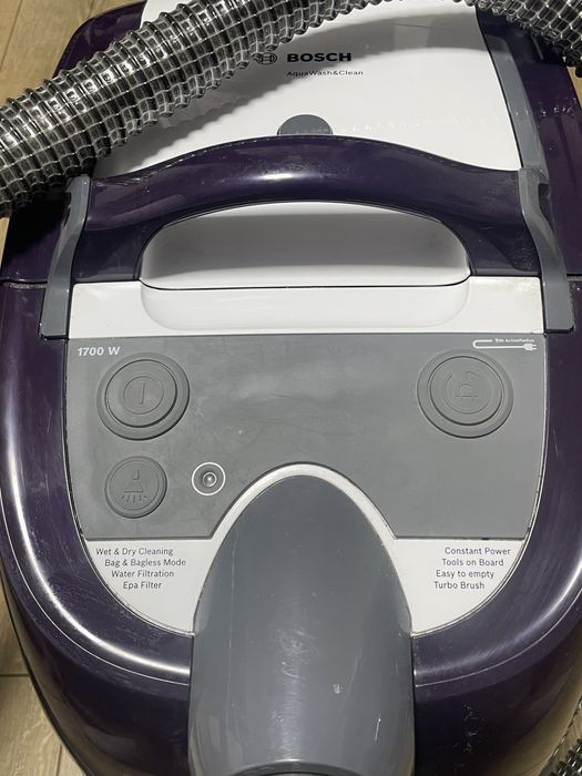Bosch Seria 4 Aspirator multifuncțional Wet&Dry