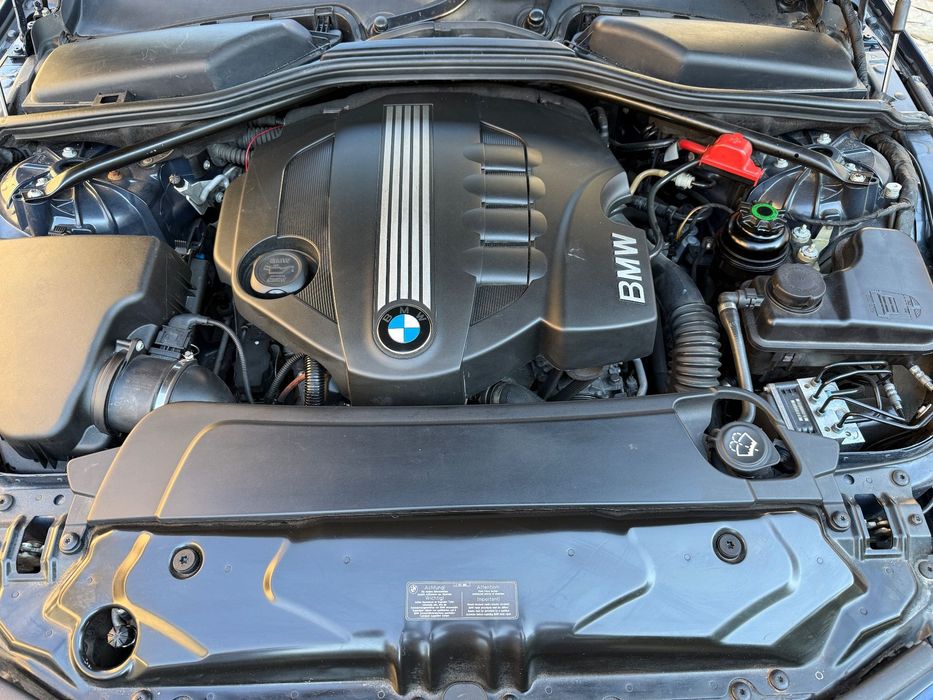 BMW Seria 5 BMW 520d LCI Facelift | Trapă | Bi-Xenon | Scaune Electrice Încălzite