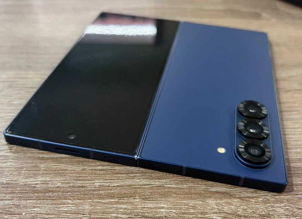 Samsung Galaxy Z Fold6 5G 256GB 12GB RAM с гаранция