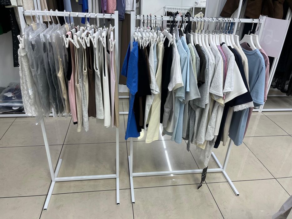 Рейлы для магазина одежды