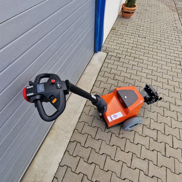 Toyota BT TWE 100 / Tracto Echipament de tractare /remorcare  Profi