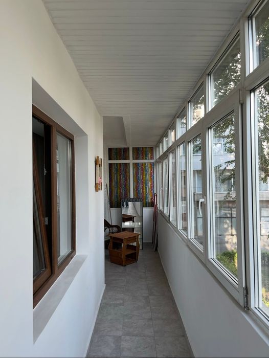 Închiriere apartament 3 camere intersecție Podu de Fier cu Tg. Cucu