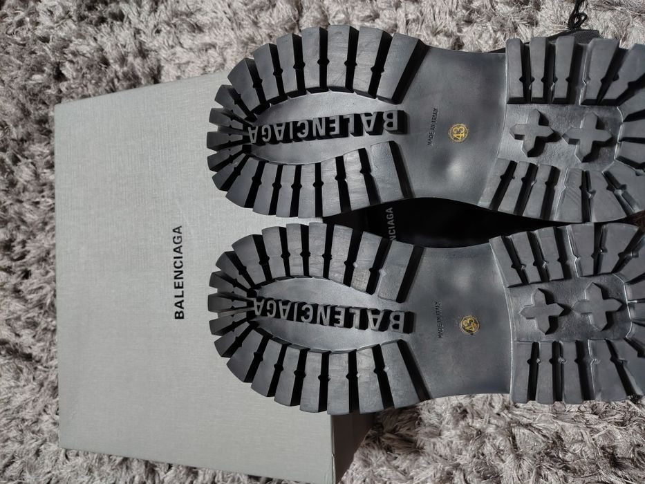 Balenciaga strike boot