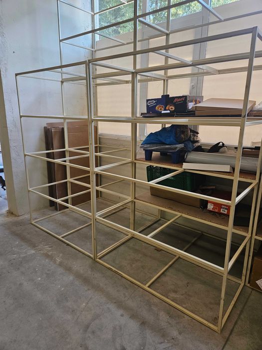 Метални стелажи 120x60h180