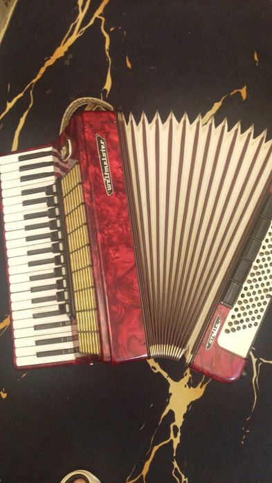 Продам аккордеон waltmaster 16 регистров