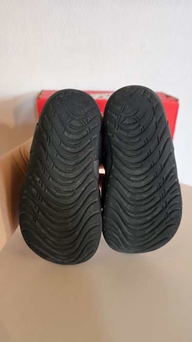 Детски Nike оригинални маратонки-22 с подарък оригинални сандали Nike 22.5  с кутии