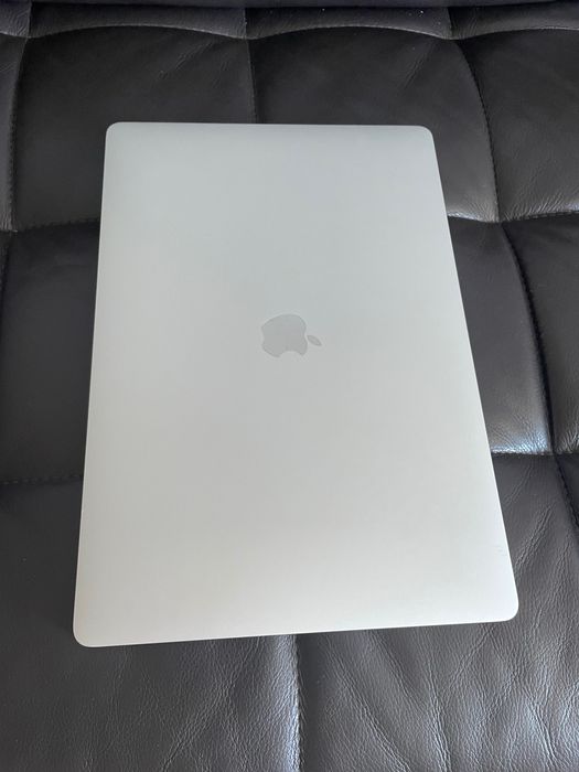 Macbook Pro 16 Intel само 150 цикъла оригиналната батерия