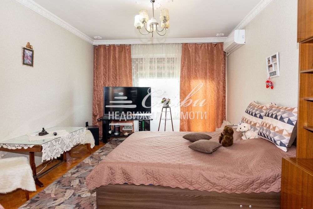 Тристаен апартамент с площ от 77 кв.м.- кв. Тракия