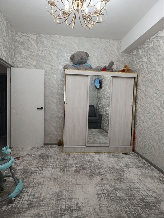 Srochna Navoiy kuchadan tinchlik domlaridan kvartira sotiladi.