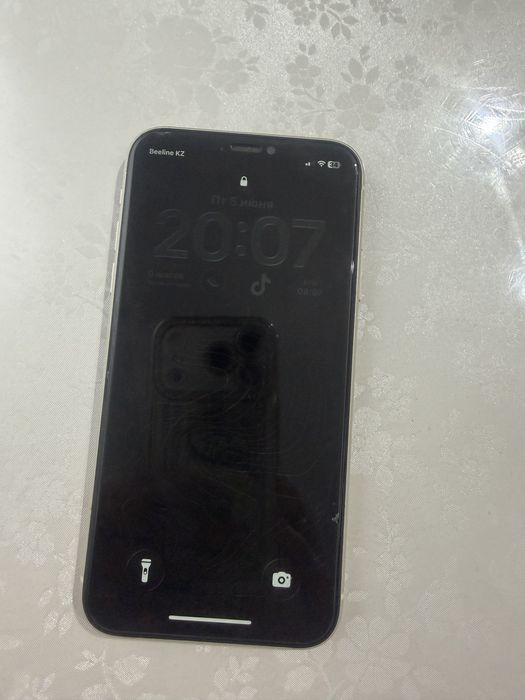 Продам iPhone 11 бу в отличном состоянии