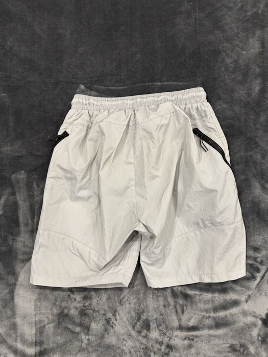 Супер запазени къси панталони C.P company