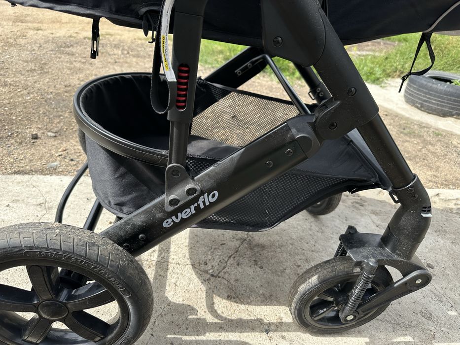 Продам коляску и санки коляску.