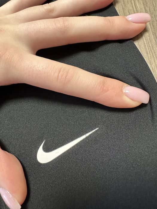 100% Оригинален!! Дамски спортен екип Nike Pro бюстие клин