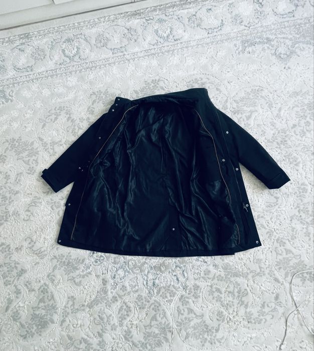 Продаю плащ………..