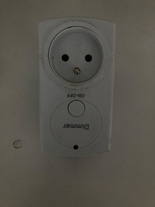 Priza dimmer programabila