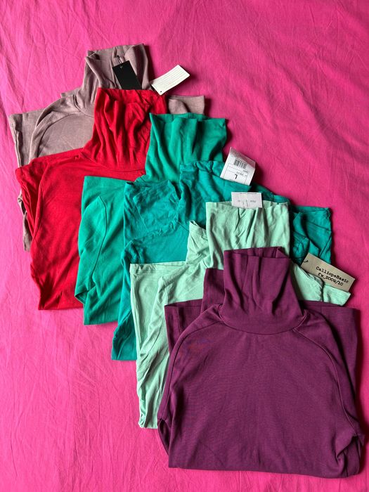 Нови с етикет. Блузи с висока яка, различни цветове, размер S-L.