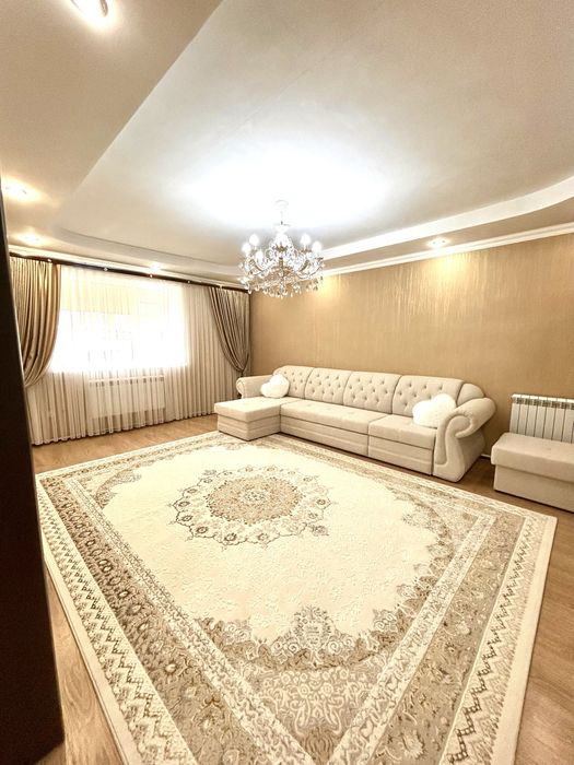 Продам новый диван с пуфом