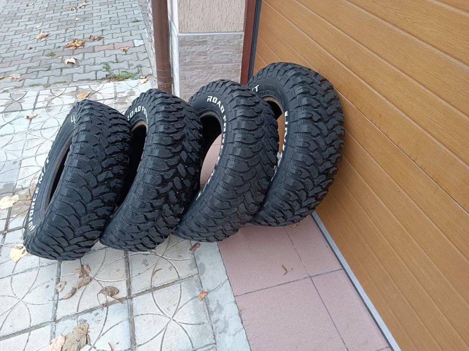 Гуми за кал  235 75 15