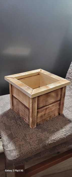 Саксии ,саксия от дърво