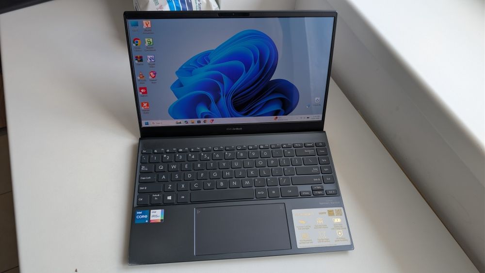 Asus ZenBook 13 UX325EA OLED i5 11th Gen / 8GB / 512GB SSD