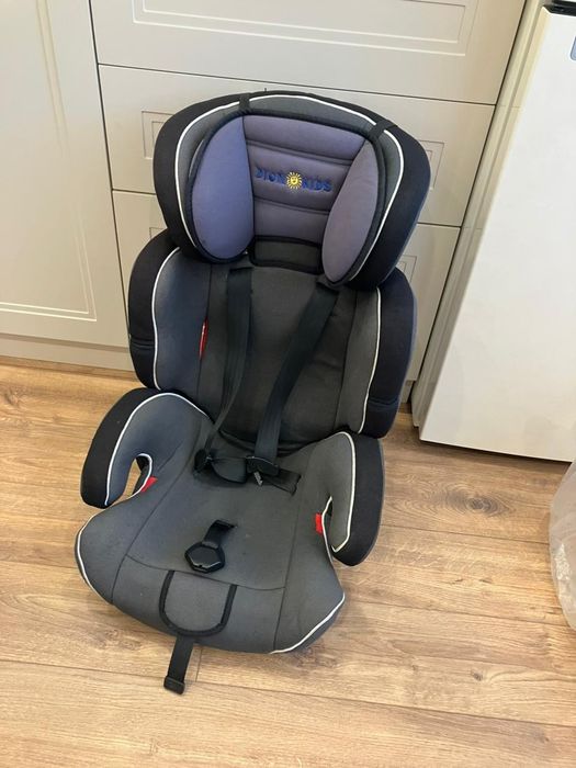 Продаю детское автокресло