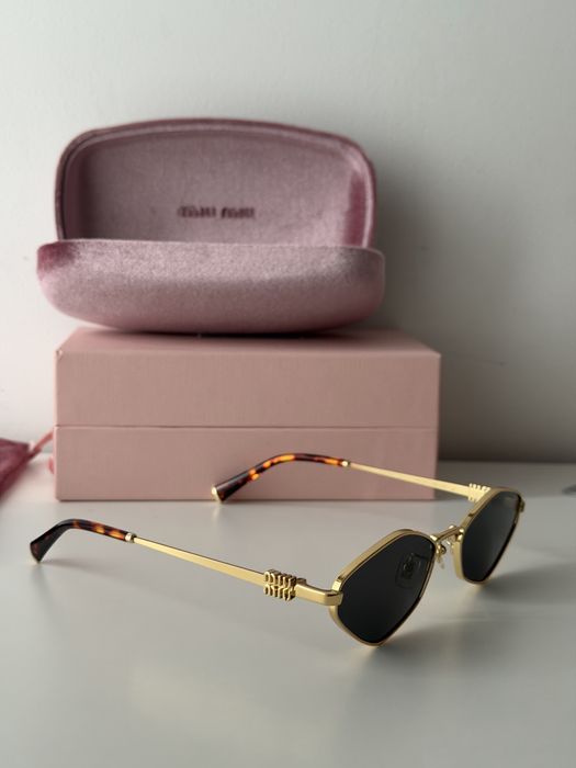 Ochelari de soare Miu Miu SMU56Z