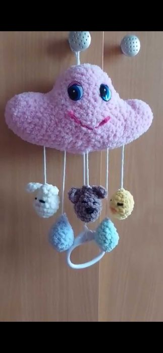 Ръчно плетена играчка с механизам