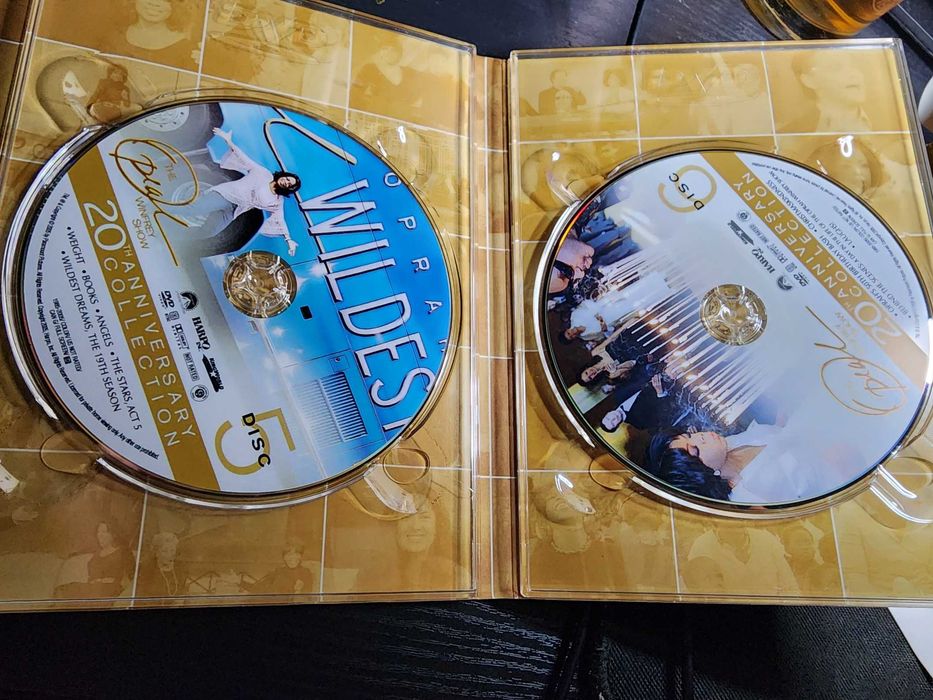 The Oprah Winfrey Show: 20th Anniversary Collection – set DVD cu 6 discuri, lansat în anul 2005.