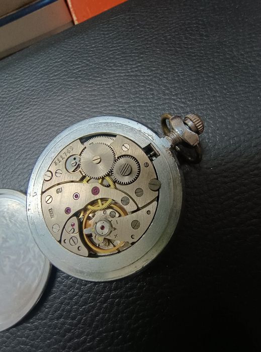 Красив Джобен Часовник МОЛНИЯ  Идеален за Декорация