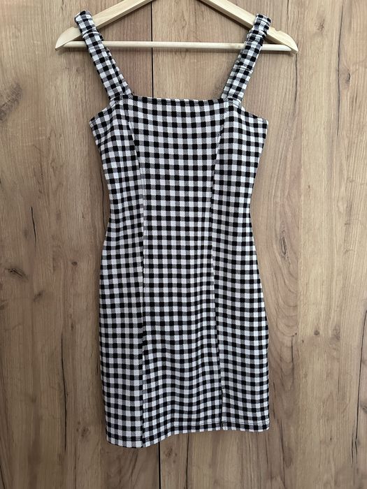 Карирана рокля