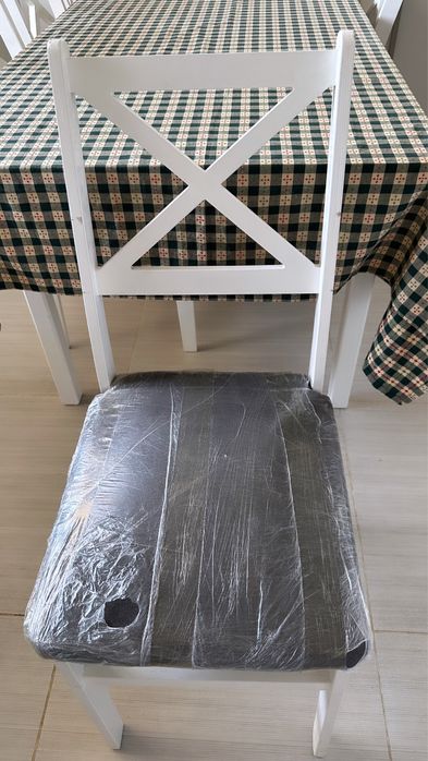 Продается стол со стульями