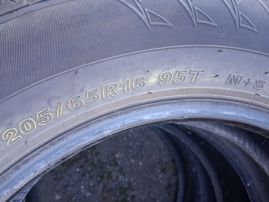 205 65 16 GOODRICH  2бр зимни дот 2023г