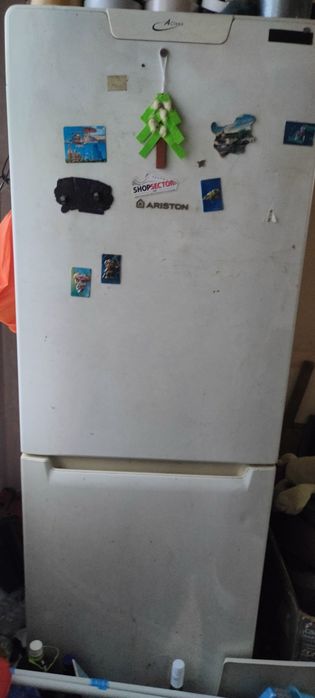 хладилник ariston 1.80m