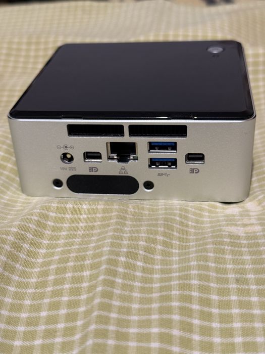 Intel NUC5i3MYBE + cadou