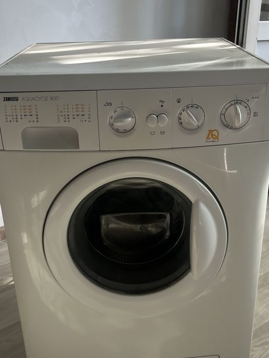 Продам стиральную машинку Zanussi
