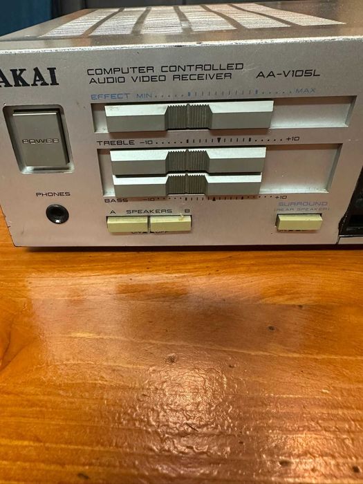 Receptor AKAI AA-V105L