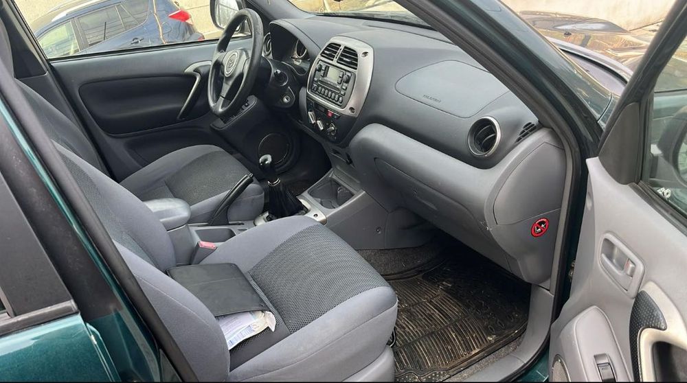 Vând Toyota rav 4