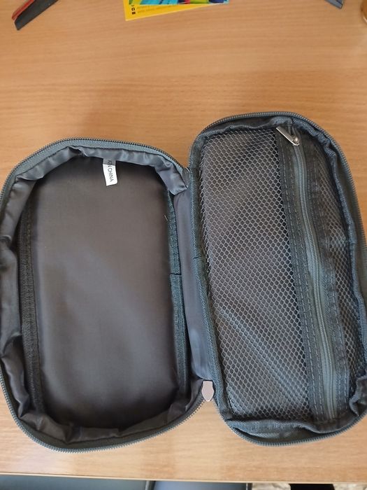 Borsetă cu două compartimente