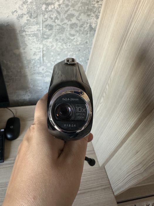 Продам видеокамеру Samsung