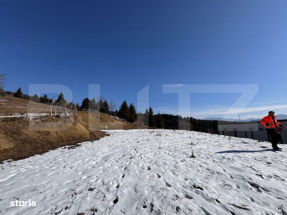 Teren de vanzare la Colibita – cu vedere panoramica spre lac si POTE