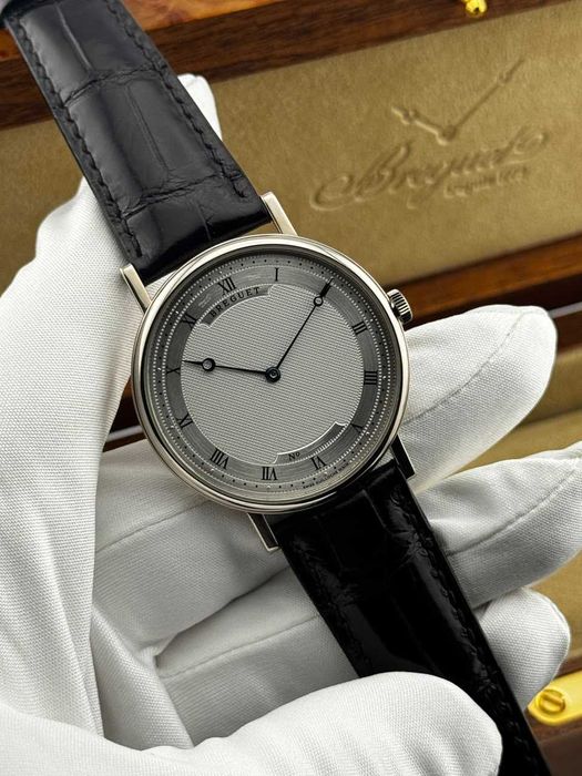 Наручные часы Breguet Classique