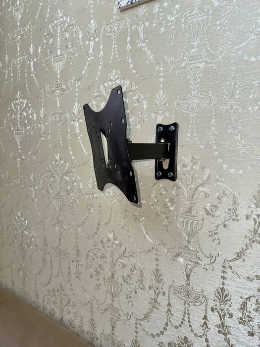Крепление для телевизора на стену.