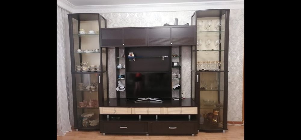 Продам стенку в зал.