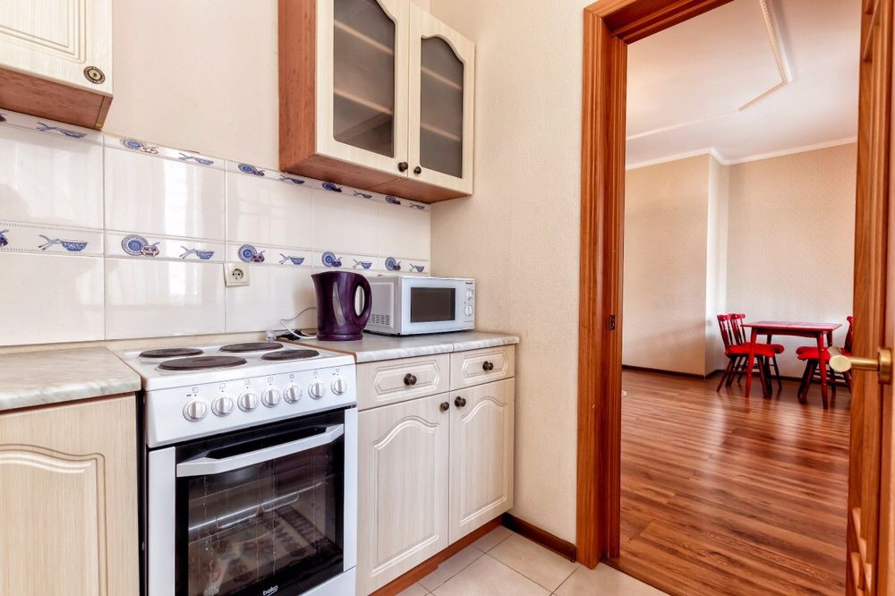 Хорошая, чистая,двухкомнатная квартира.Дом министерств .Байтерек.